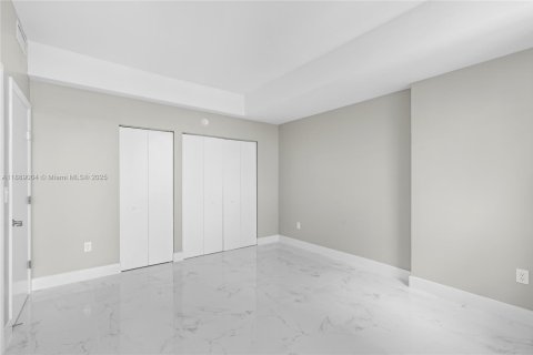 Снять в аренду кондоминиум в Майами, Флорида 2 спальни, 118.08м2, № 1938679 - фото 18