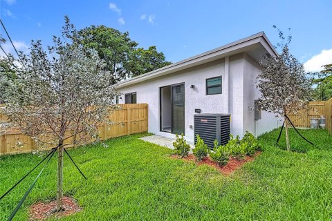 Casa en alquiler en Oakland Park, Florida, 3 dormitorios № 2078062 - foto 23