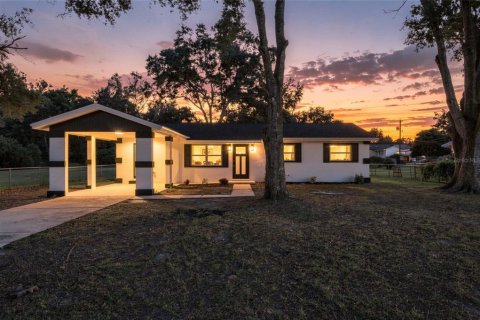 Villa ou maison à Lakeland, Floride 4 chambres, 108.79 m2 № 2389224