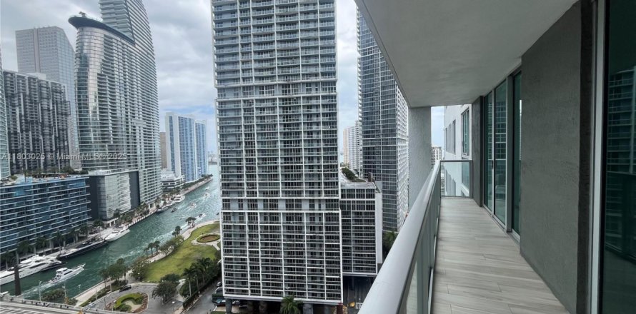Condominio en Miami, Florida, 1 dormitorio № 1686218