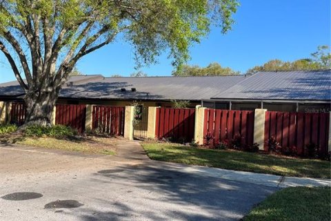 Condo in Winter Haven, Florida, 2 bedrooms  № 1551067 - photo 1