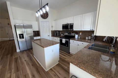 Townhouse in Homestead, Florida 3 bedrooms, 176.98 sq.m. № 2158069 - photo 15