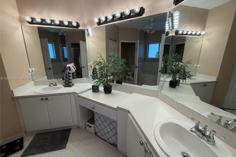 Townhouse in Homestead, Florida 3 bedrooms, 176.98 sq.m. № 2158069 - photo 27