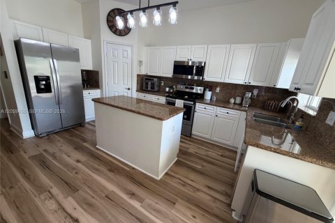 Townhouse in Homestead, Florida 3 bedrooms, 176.98 sq.m. № 2158069 - photo 17