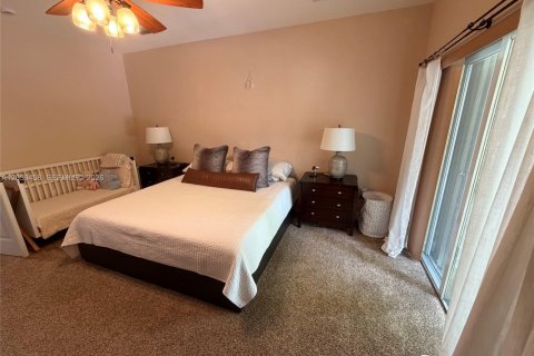 Townhouse in Homestead, Florida 3 bedrooms, 176.98 sq.m. № 2158069 - photo 26