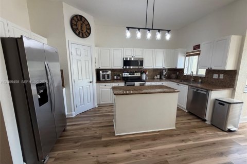 Townhouse in Homestead, Florida 3 bedrooms, 176.98 sq.m. № 2158069 - photo 14