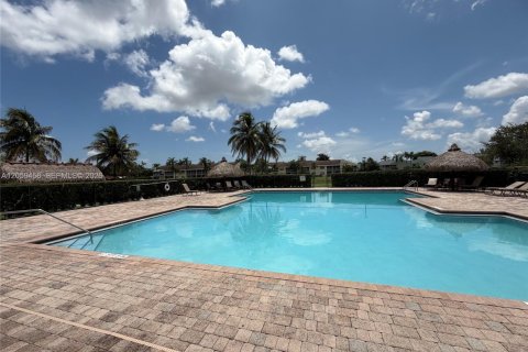 Townhouse in Homestead, Florida 3 bedrooms, 176.98 sq.m. № 2158069 - photo 7