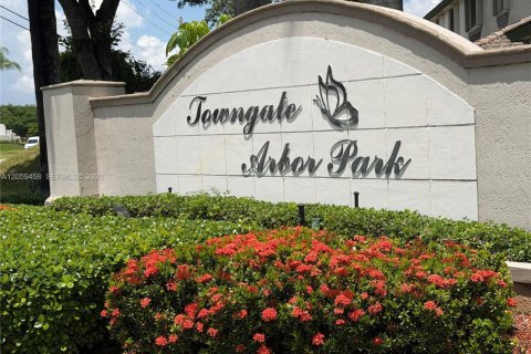 Townhouse in Homestead, Florida 3 bedrooms, 176.98 sq.m. № 2158069