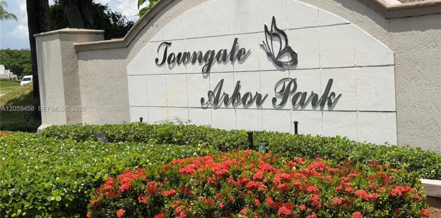 Townhouse in Homestead, Florida 3 bedrooms, 176.98 sq.m. № 2158069