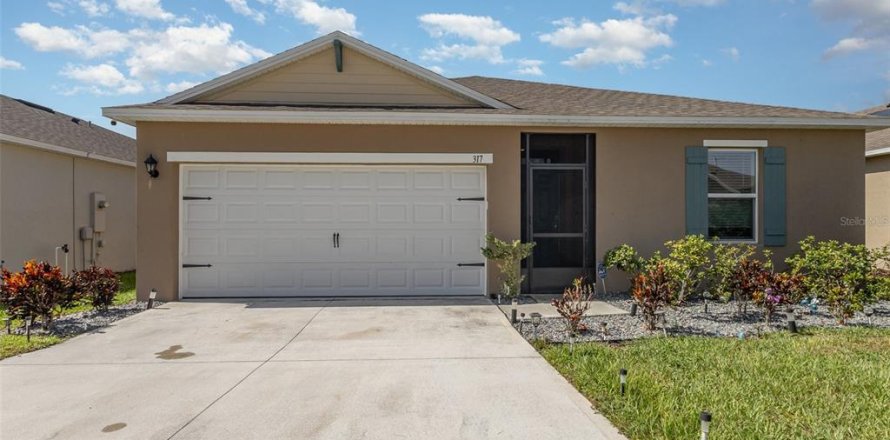 House in Lake Alfred, Florida 4 bedrooms, 137.96 sq.m. № 1884246