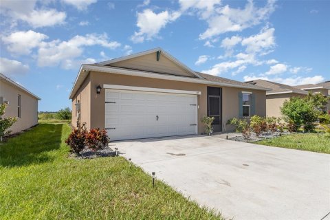 House in Lake Alfred, Florida 4 bedrooms, 137.96 sq.m. № 1884246 - photo 2