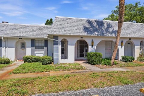 Copropriété à louer à New Port Richey, Floride: 1 chambre, 57.97 m2 № 2092909 - photo 2