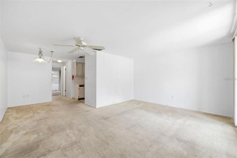 Copropriété à louer à New Port Richey, Floride: 1 chambre, 57.97 m2 № 2092909 - photo 4
