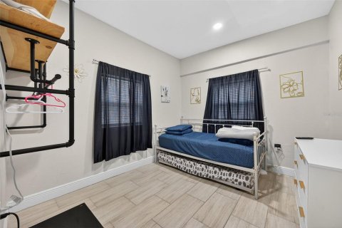 House in Tampa, Florida 3 bedrooms, 88.91 sq.m. № 1886743 - photo 17