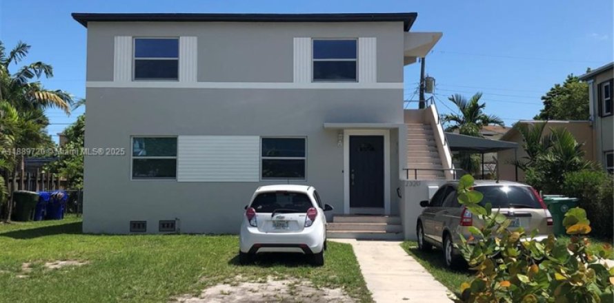 Immobilier commercial à Miami, Floride 156.08 m2 № 1938954