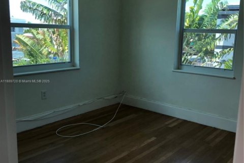 Immobilier commercial à vendre à Miami, Floride: 156.08 m2 № 1938954 - photo 6