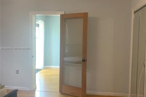 Villa ou maison à vendre à Miami, Floride: 2 chambres, 111.48 m2 № 1998788 - photo 4