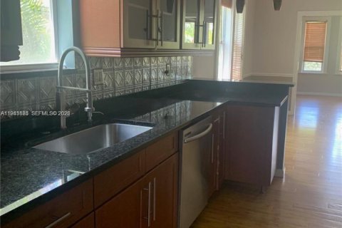 Villa ou maison à vendre à Miami, Floride: 2 chambres, 111.48 m2 № 1998788 - photo 10