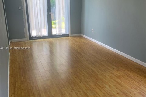 Villa ou maison à vendre à Miami, Floride: 2 chambres, 111.48 m2 № 1998788 - photo 8