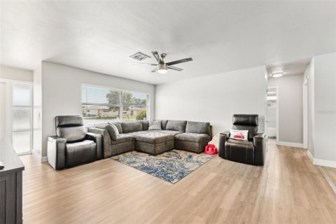 Villa ou maison à vendre à Cape Coral, Floride: 4 chambres, 155.33 m2 № 1747239 - photo 8