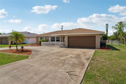 Villa ou maison à vendre à Cape Coral, Floride: 4 chambres, 155.33 m2 № 1747239 - photo 2