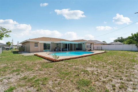Villa ou maison à vendre à Cape Coral, Floride: 4 chambres, 155.33 m2 № 1747239 - photo 30