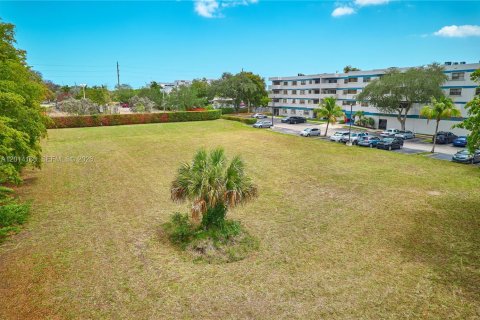 Commercial property in Hollywood, Florida № 2076207 - photo 2