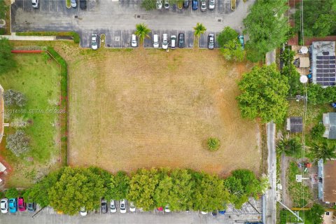 Commercial property in Hollywood, Florida № 2076207 - photo 3
