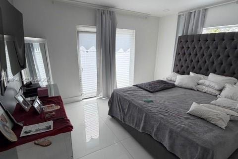 Снять в аренду виллу или дом в Майами, Флорида 1 спальня, 120.03м2, № 2027904 - фото 10