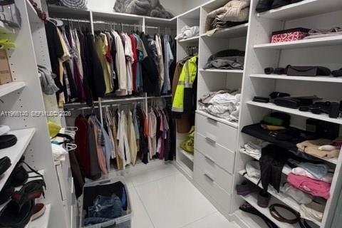 Снять в аренду виллу или дом в Майами, Флорида 1 спальня, 120.03м2, № 2027904 - фото 15