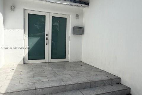 Снять в аренду виллу или дом в Майами, Флорида 1 спальня, 120.03м2, № 2027904 - фото 5