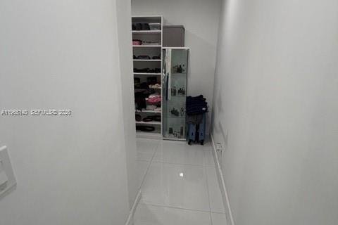 Снять в аренду виллу или дом в Майами, Флорида 1 спальня, 120.03м2, № 2027904 - фото 16