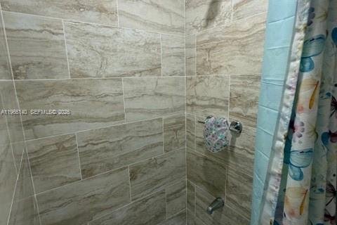 Снять в аренду виллу или дом в Майами, Флорида 1 спальня, 120.03м2, № 2027904 - фото 24