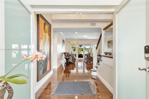 House in Pembroke Pines, Florida 5 bedrooms, 377.09 sq.m. № 1686389 - photo 14