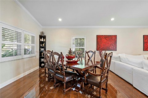 House in Pembroke Pines, Florida 5 bedrooms, 377.09 sq.m. № 1686389 - photo 21