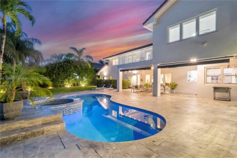 House in Pembroke Pines, Florida 5 bedrooms, 377.09 sq.m. № 1686389 - photo 7