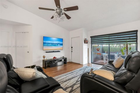 Купить виллу или дом в Санрайз, Флорида 2 спальни, 88.63м2, № 1982740 - фото 5