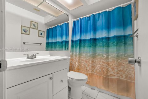 Купить виллу или дом в Санрайз, Флорида 2 спальни, 88.63м2, № 1982740 - фото 14