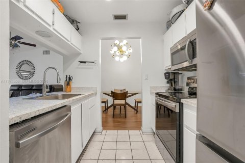 Купить виллу или дом в Санрайз, Флорида 2 спальни, 88.63м2, № 1982740 - фото 10