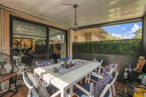 Купить виллу или дом в Санрайз, Флорида 2 спальни, 88.63м2, № 1982740 - фото 22
