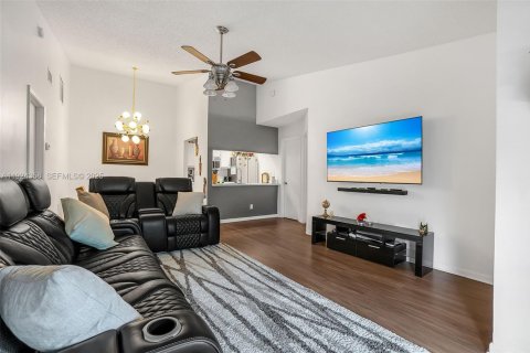 Купить виллу или дом в Санрайз, Флорида 2 спальни, 88.63м2, № 1982740 - фото 3