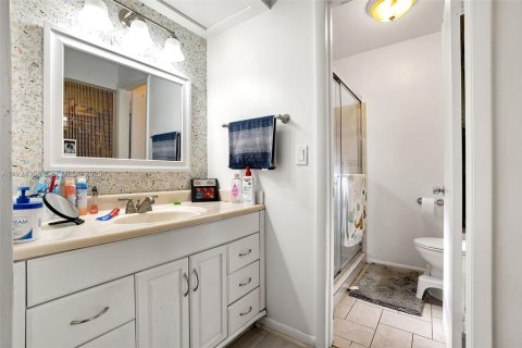 Купить виллу или дом в Санрайз, Флорида 2 спальни, 88.63м2, № 1982740 - фото 17