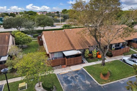 Купить виллу или дом в Санрайз, Флорида 2 спальни, 88.63м2, № 1982740 - фото 26