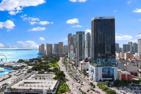 Купить кондоминиум в Майами, Флорида 39.95м2, № 1955309 - фото 2