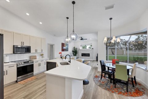 House in Sarasota, Florida 4 bedrooms, 208.57 sq.m. № 1826710 - photo 13