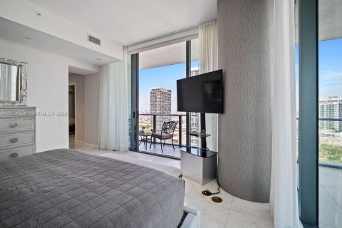 Condo in Miami, Florida, 3 bedrooms  № 2074376 - photo 24