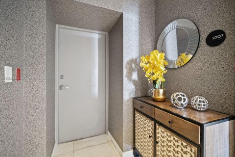 Condo in Miami, Florida, 3 bedrooms  № 2074376 - photo 29
