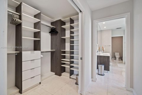 Condo in Miami, Florida, 3 bedrooms  № 2074376 - photo 26