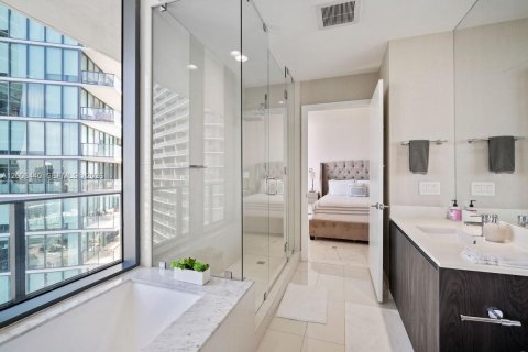 Condo in Miami, Florida, 3 bedrooms  № 2074376 - photo 19