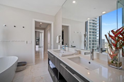 Condo in Miami, Florida, 3 bedrooms  № 2074376 - photo 27